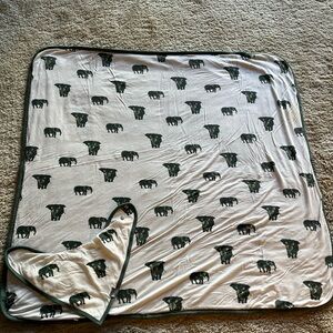 Kyte baby Elephant Print Blanket & bib